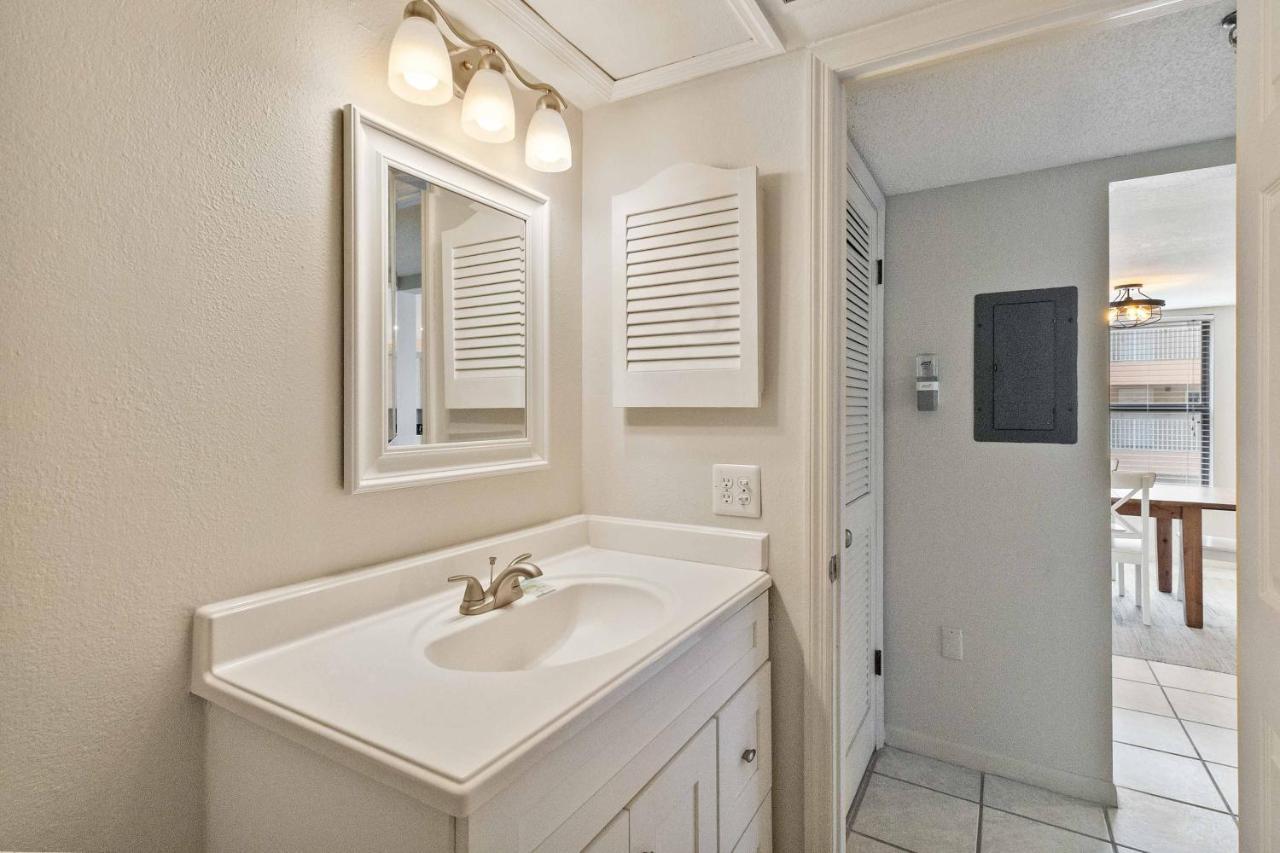 301 Beach Place Condos St. Pete Beach Exterior foto